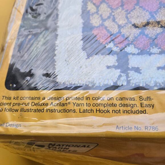 1980 National Yarn Crafts Owl Design Latch Hook Kit - Picture 3 of 8